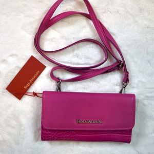 Enzo Angiolini. Crossbody wallet.